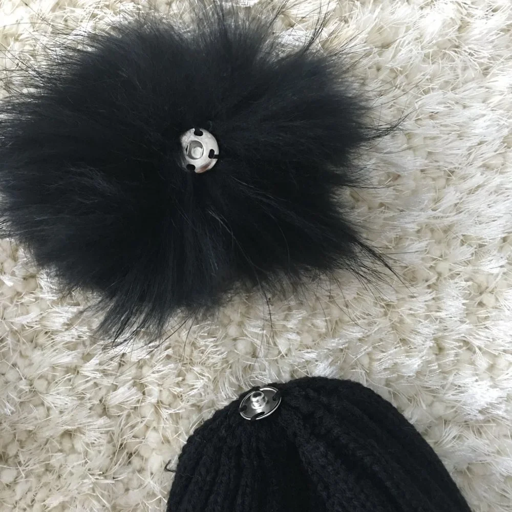 BLACK FUR POM BEANIE HAT - Picture 4 of 10